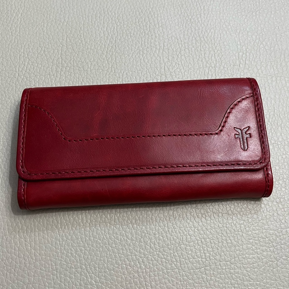 NWT - FRYE Women's Italian Leather Melissa Wallet